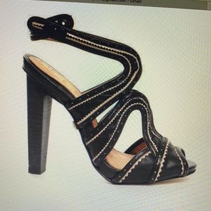 L.A.M.B Haru Style Heels 💋